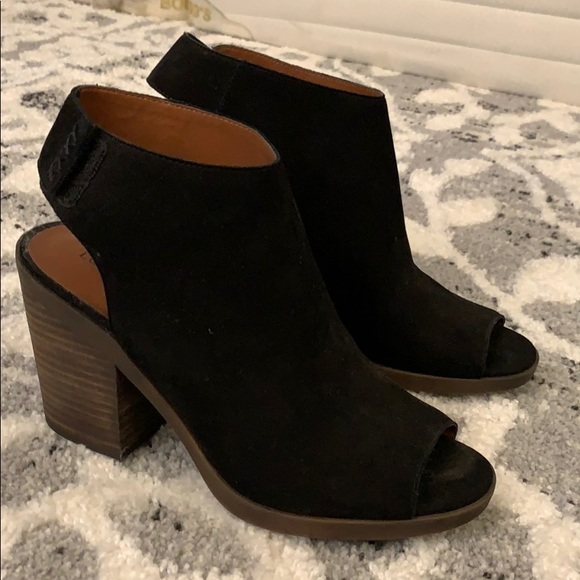 Lucky Brand Shoes - Lucky Brand Wedge Sandals